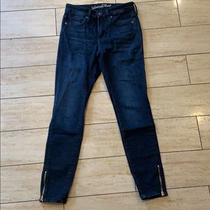 Jeans with zip detail